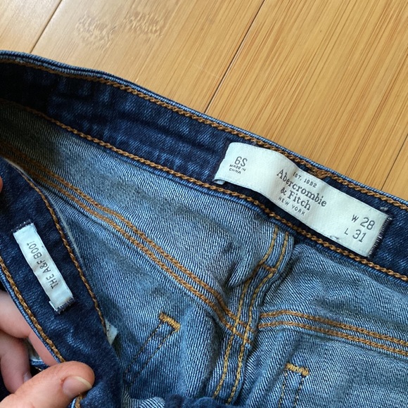 Abercrombie & Fitch 6S 6 Short - Women’s boot jeans - w28 L31 - Picture 3 of 3